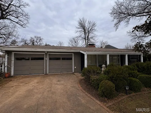 $550,000 | 1507 Windridge Drive, St. Louis, MO 63131