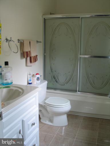 5404 Fremont Street Springfield, VA 22151 - Photo 28 of 29 Bath