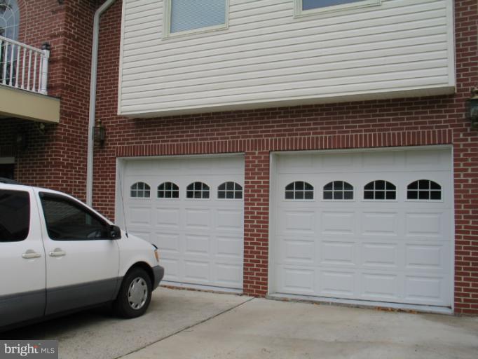 5404 Fremont Street Springfield, VA 22151 - Photo 7 of 29 2 car Garage