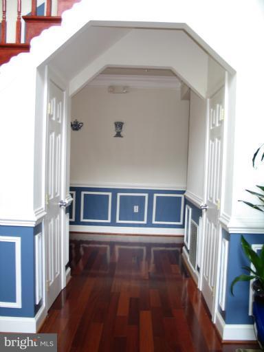 5404 Fremont Street Springfield, VA 22151 - Photo 8 of 29 Main Hallway
