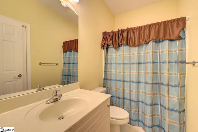 $400,000 | 7 Shady Hollow Lane, Greer, SC 29651