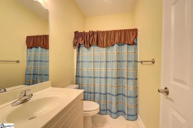 $400,000 | 7 Shady Hollow Lane, Greer, SC 29651