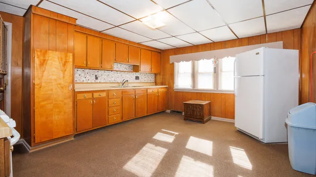 $109,900 | 305 South Harrison Street, Colfax, IL 61728