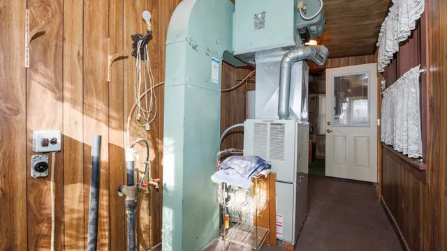 $109,900 | 305 South Harrison Street, Colfax, IL 61728