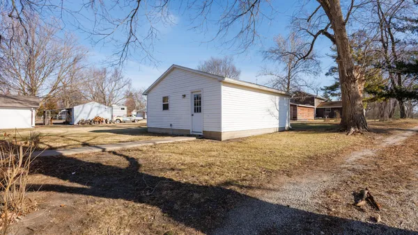 $104,900 | 305 South Harrison Street, Colfax, IL 61728
