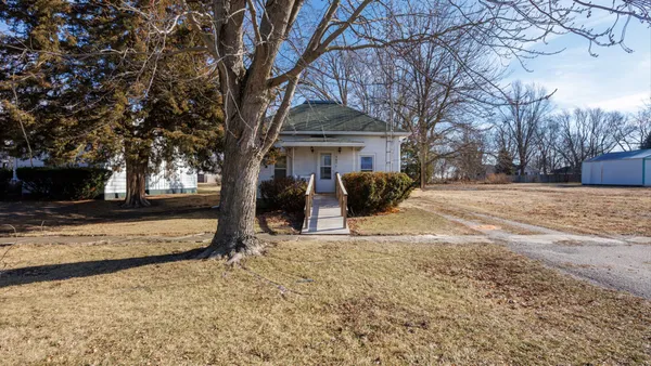 $104,900 | 305 South Harrison Street, Colfax, IL 61728