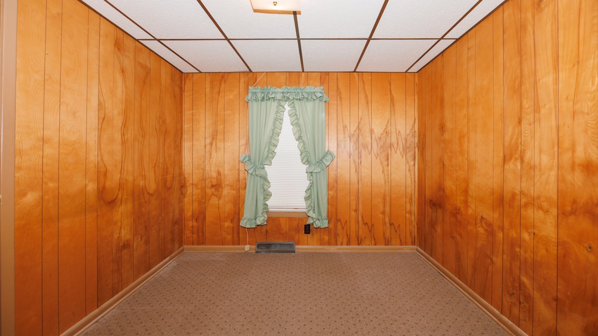 305 South Harrison Street Colfax, IL 61728 - Photo 9 of 27