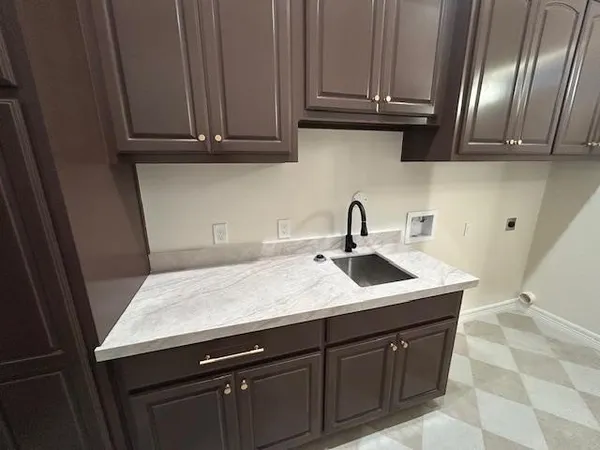 $485,520 | 6050 Dania, Beaumont, TX 77707