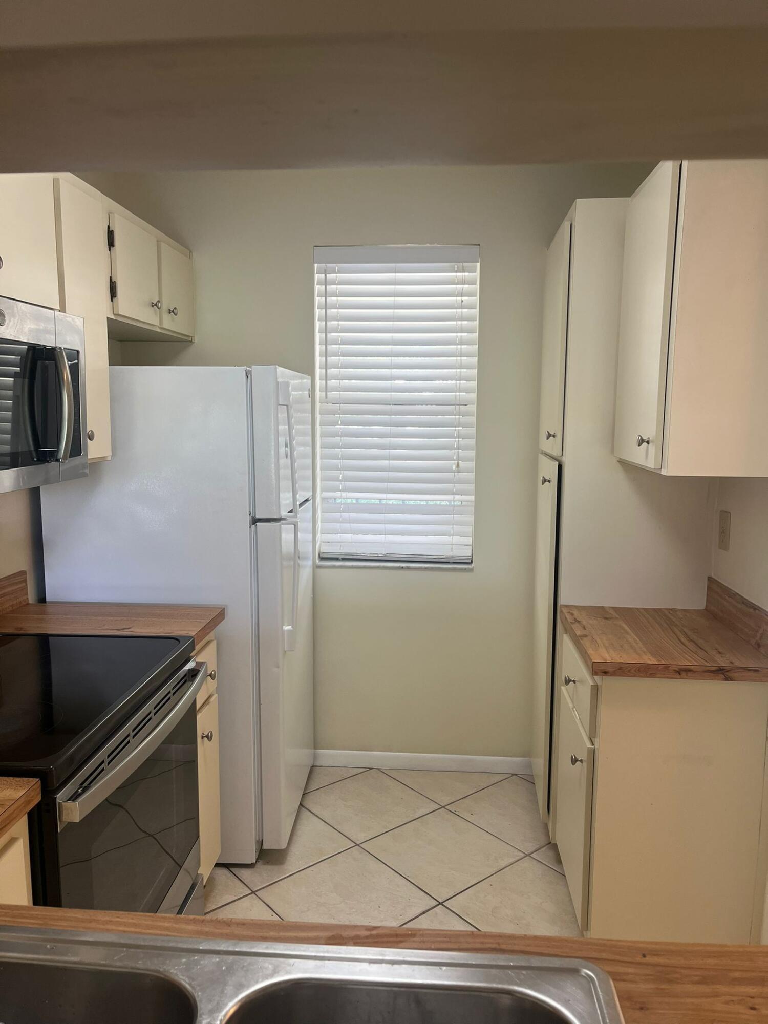 9993 Three Lakes Circle Boca Raton, FL 33428 - Photo 15 of 22 20240311183548405847000000-o