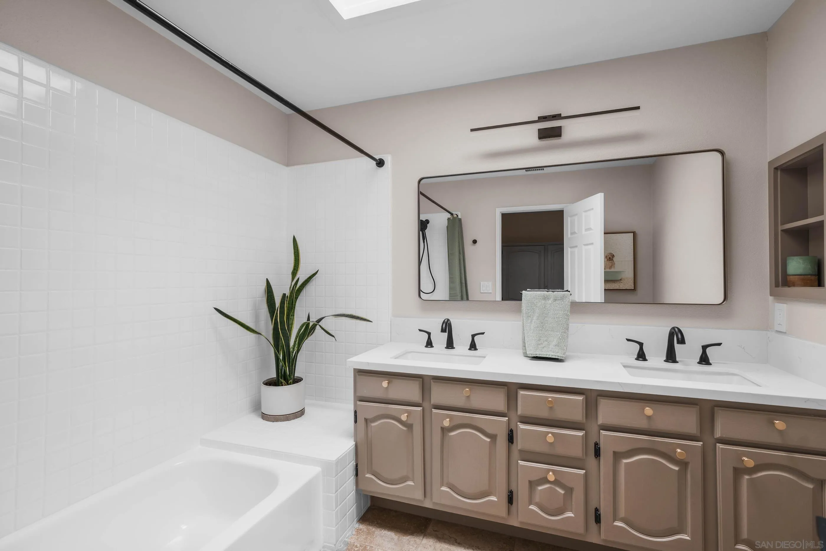 4640 Sunburst Road Carlsbad, CA 92008 - Photo 18 of 35 Gallery Image 18