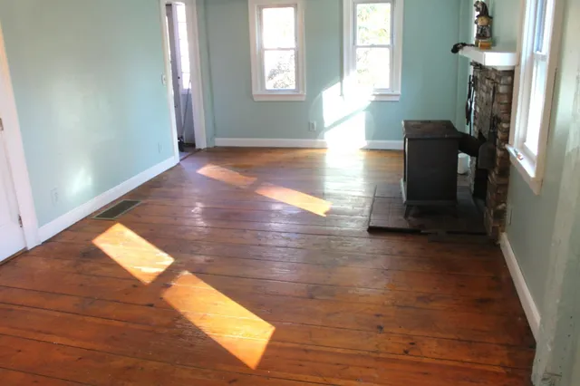 $527,000 | 22 Church Street, Kingston, NH 03848