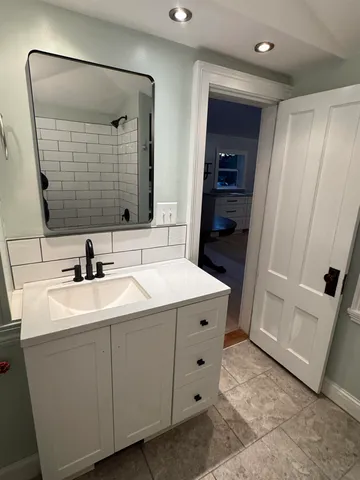 $527,000 | 22 Church Street, Kingston, NH 03848