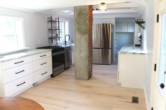 $527,000 | 22 Church Street, Kingston, NH 03848