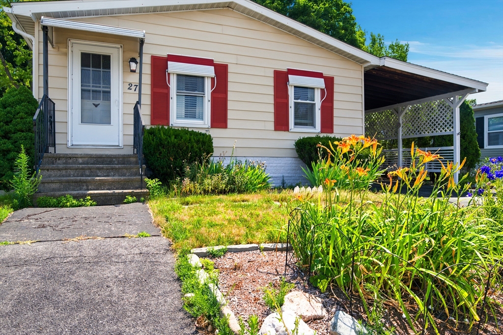 27 Castle Road, Unit 153 Attleboro, MA 02703 - Photo 26 of 40 Gallery Image 26