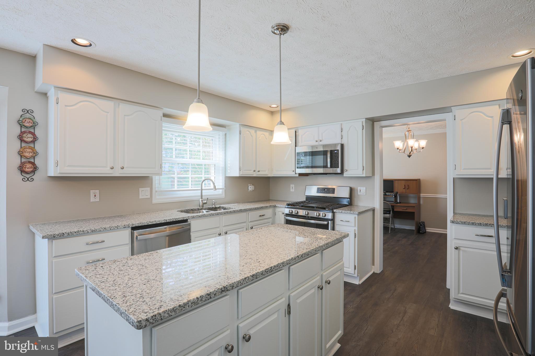 17119 Spates Hill Road Poolesville, MD 20837 - Photo 14 of 72 Granite counters