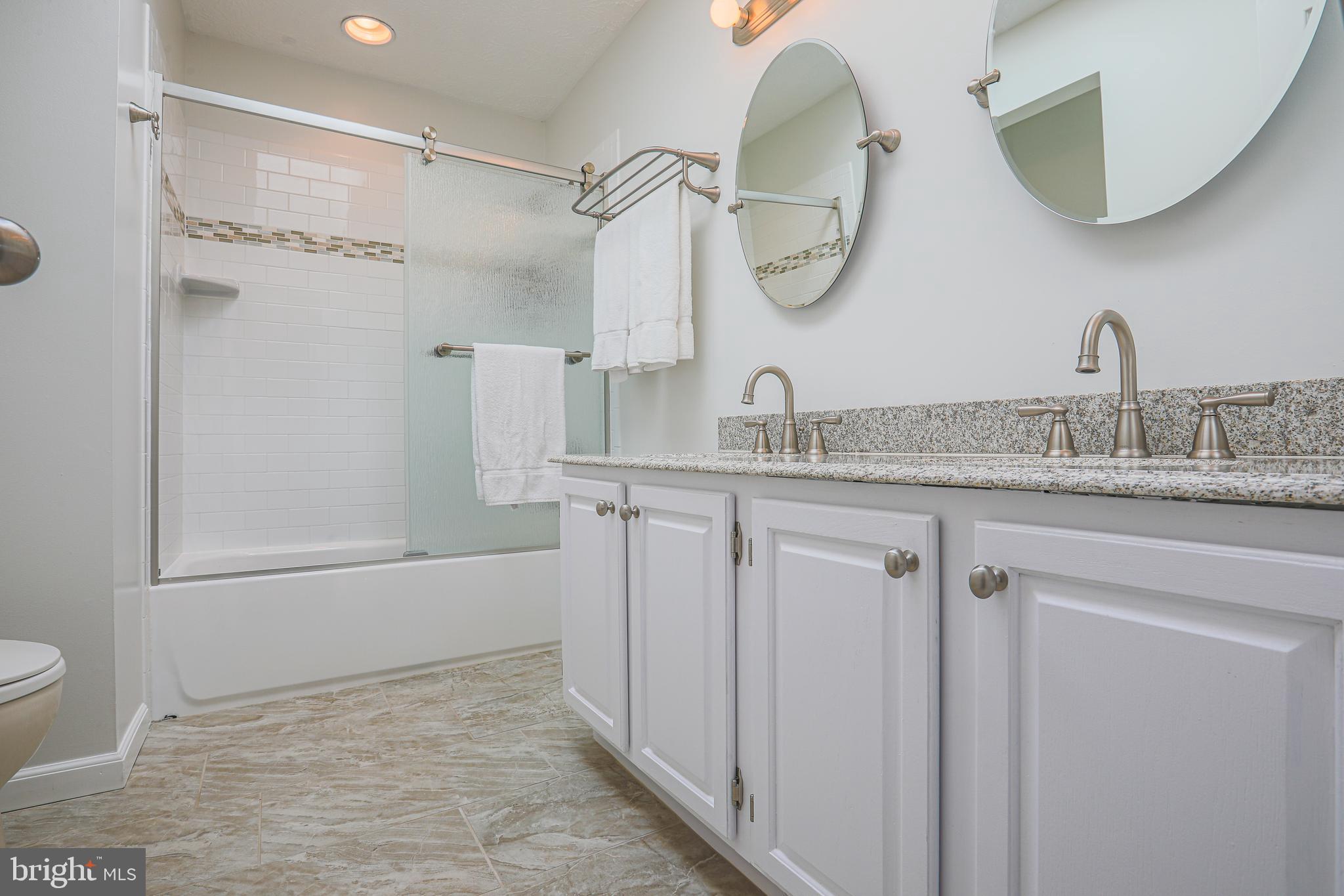 17119 Spates Hill Road Poolesville, MD 20837 - Photo 46 of 72 Upper lvl hall bath