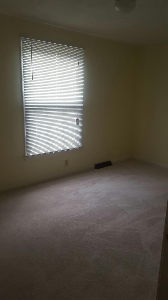 2922 Anderson Road Nashville, TN 37217 - Photo 8 of 10 an empty room with a window
