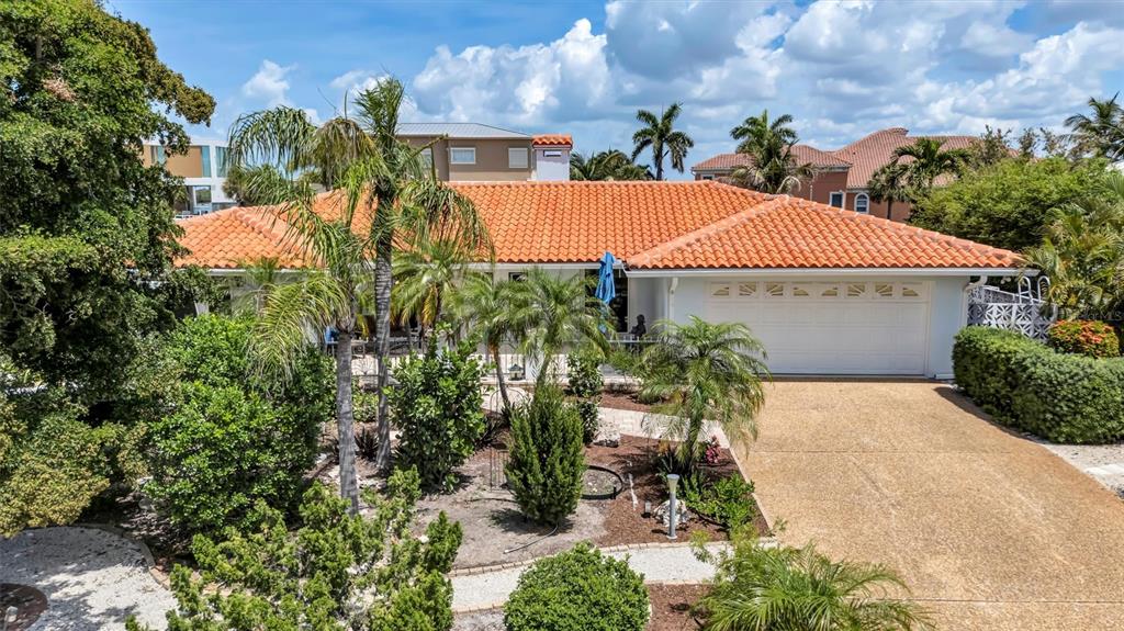 617 Rountree Drive Longboat Key, FL 34228 - Photo 7 of 41