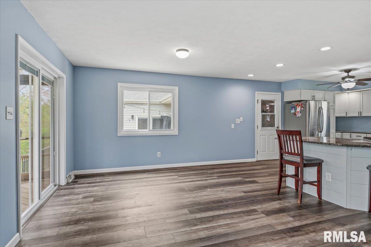 3838 North 8th Street Road Springfield, IL 62707 - Photo 11 of 73