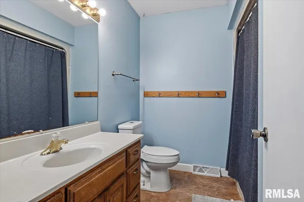 $425,000 | 3838 North 8th Street Road, Springfield, IL 62707