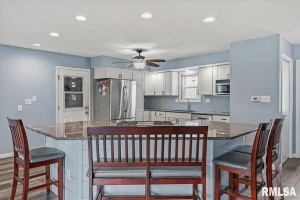 $425,000 | 3838 North 8th Street Road, Springfield, IL 62707