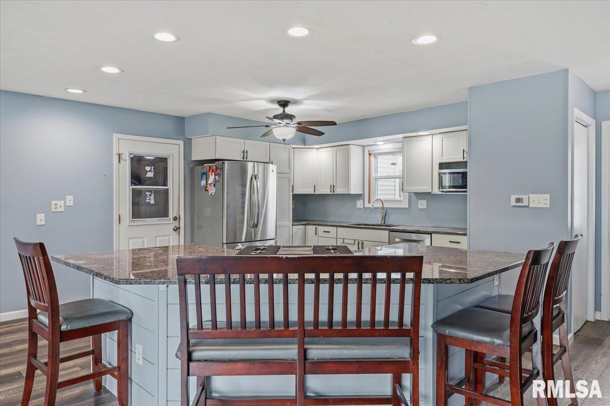 3838 North 8th Street Road Springfield, IL 62707 - Photo 4 of 73