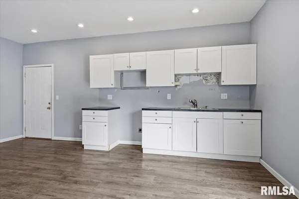 $425,000 | 3838 North 8th Street Road, Springfield, IL 62707