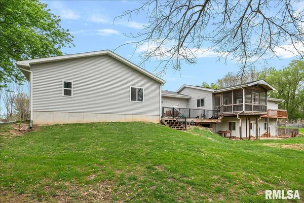 $425,000 | 3838 North 8th Street Road, Springfield, IL 62707