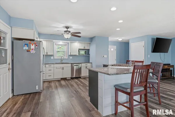 $425,000 | 3838 North 8th Street Road, Springfield, IL 62707