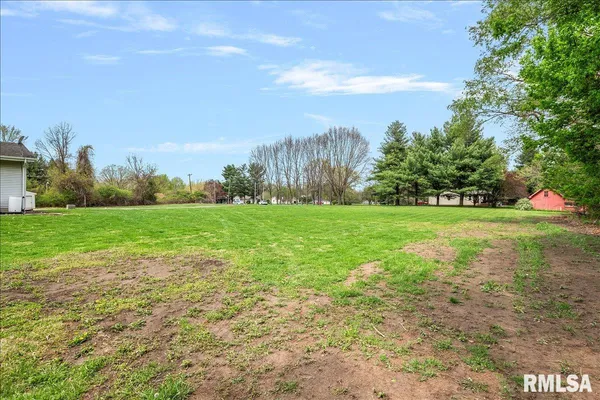 $425,000 | 3838 North 8th Street Road, Springfield, IL 62707