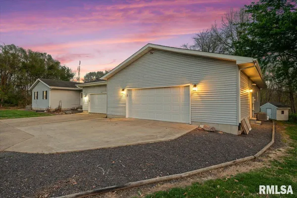 $425,000 | 3838 North 8th Street Road, Springfield, IL 62707