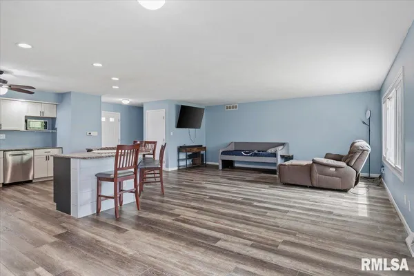 $425,000 | 3838 North 8th Street Road, Springfield, IL 62707