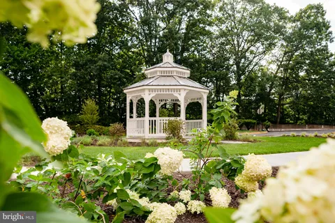 $349,900 | 307 Yoakum Parkway, Unit 1808, Alexandria, VA 22304