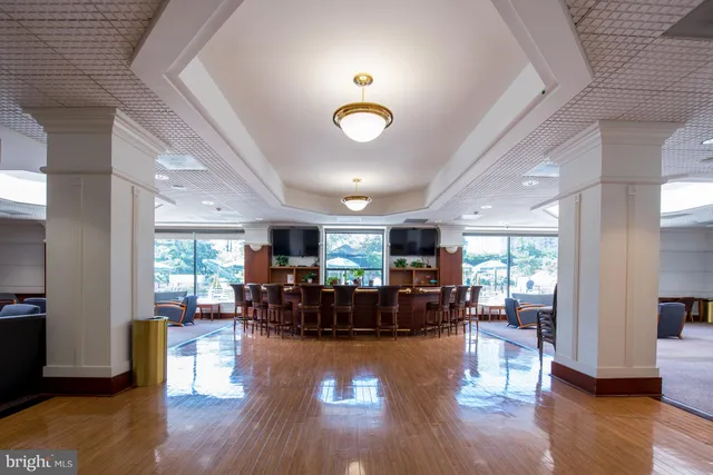 $349,900 | 307 Yoakum Parkway, Unit 1808, Alexandria, VA 22304