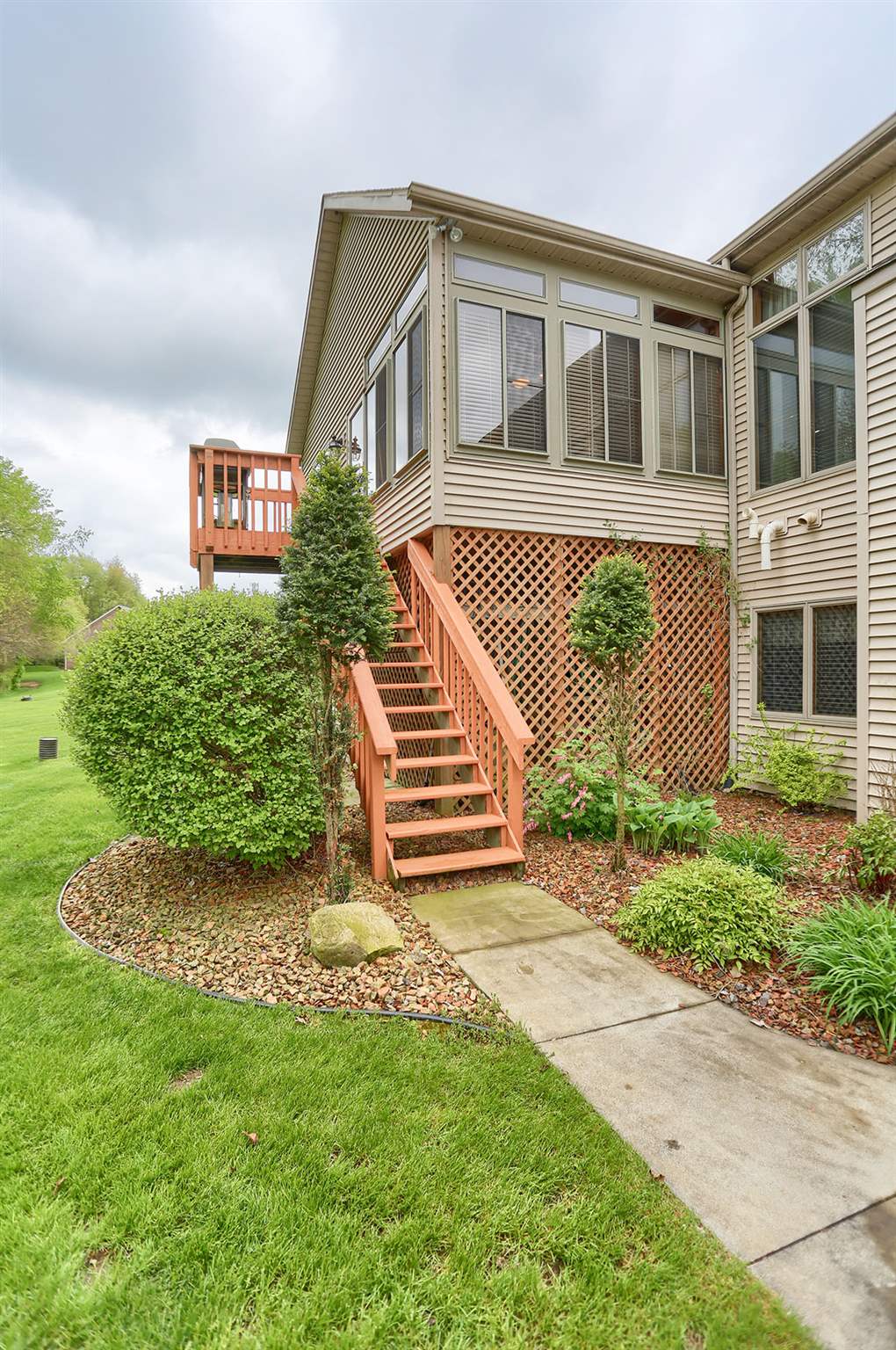 292 South Hunters Ridge Warsaw, IN 46582 - Photo 4 of 30 Gallery Image 4