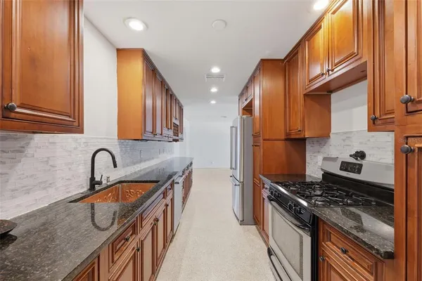 $2,890 | 7700 15th Way North, St. Petersburg, FL 33702