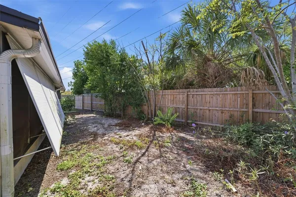 $2,890 | 7700 15th Way North, St. Petersburg, FL 33702