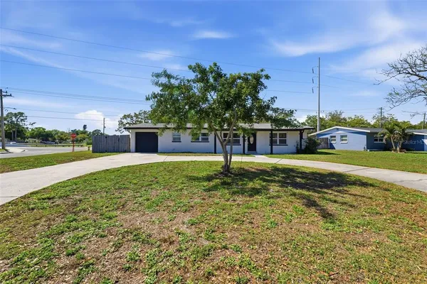 $2,890 | 7700 15th Way North, St. Petersburg, FL 33702