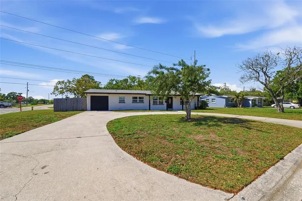 $2,890 | 7700 15th Way North, St. Petersburg, FL 33702