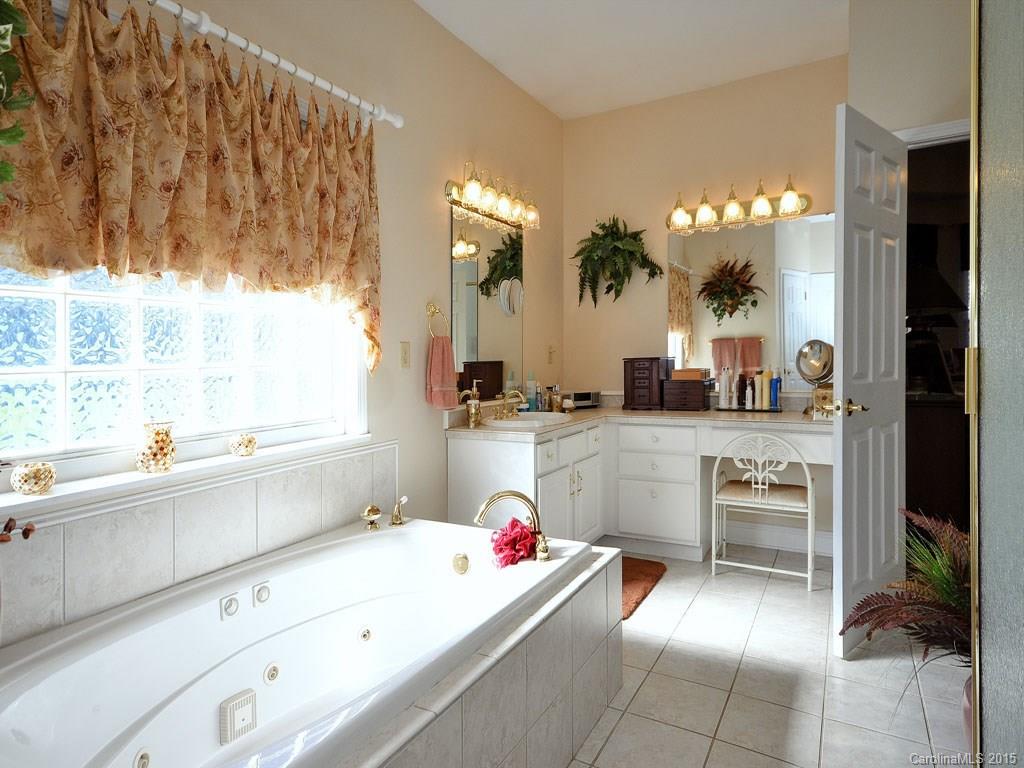 104 Shallow View, Unit 2 Candler, NC 28715 - Photo 15 of 23 Gallery Image 15