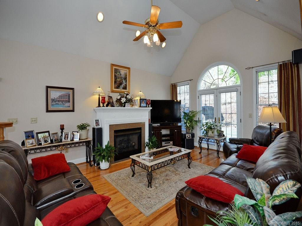 104 Shallow View, Unit 2 Candler, NC 28715 - Photo 9 of 23 Gallery Image 9