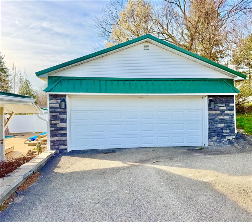 2674 Morgantown Road Uniontown, PA 15401 - Photo 5 of 26