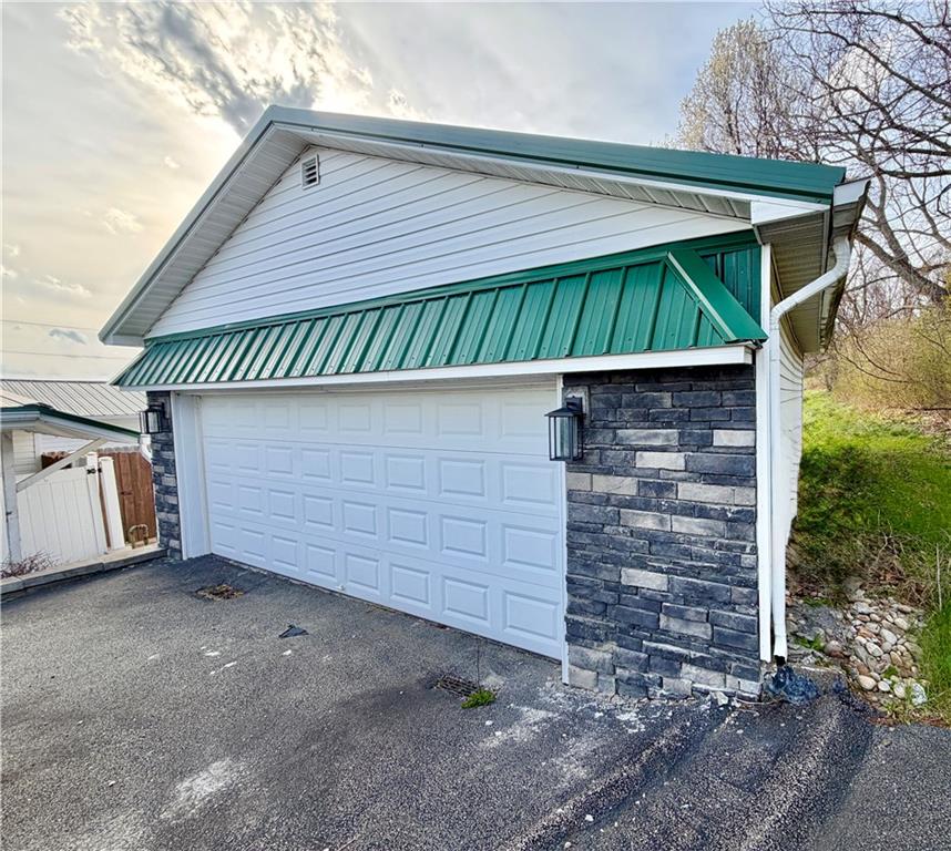 2674 Morgantown Road Uniontown, PA 15401 - Photo 6 of 26