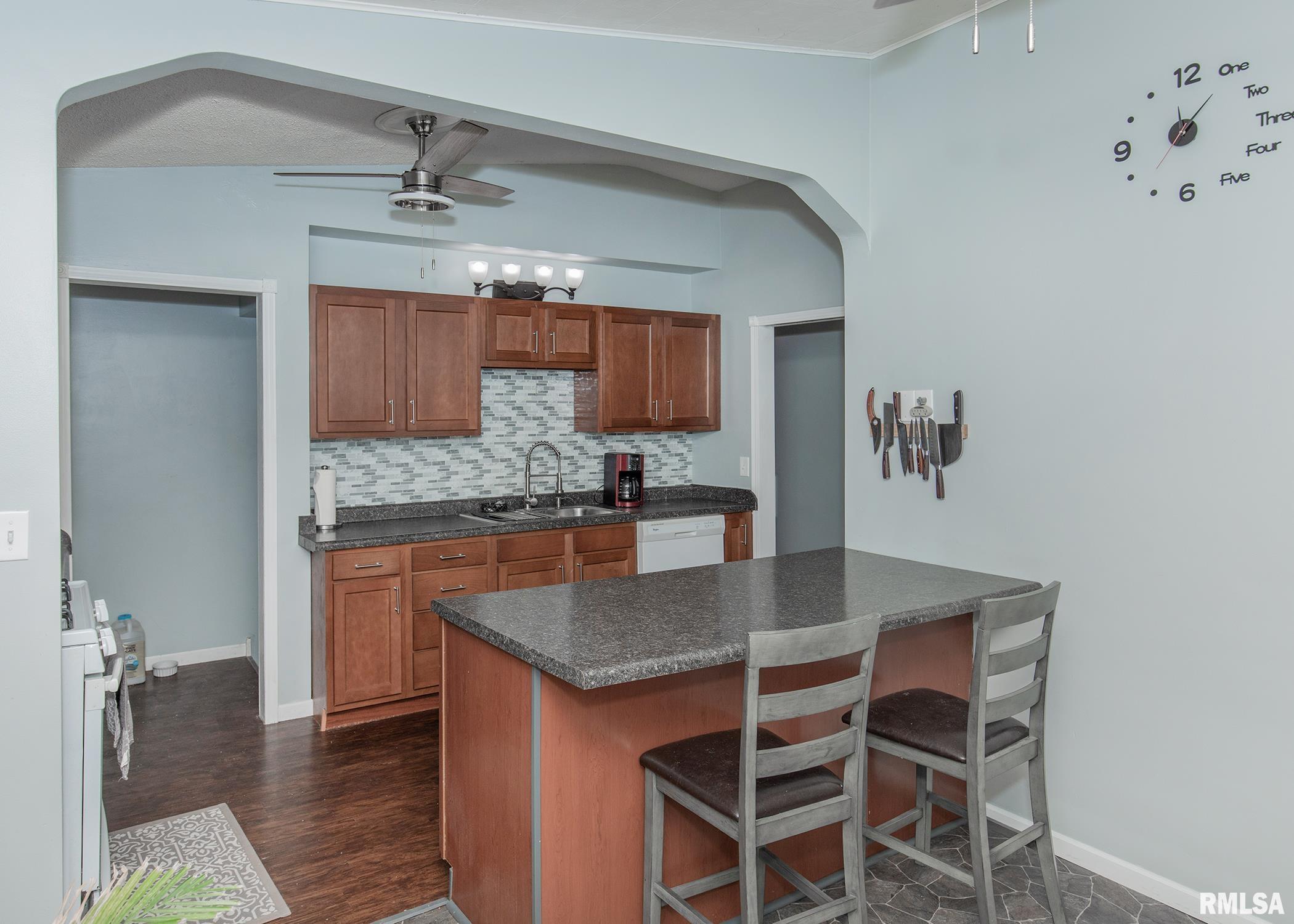 2230 Telegraph Road Davenport, IA 52804 - Photo 11 of 32 Gallery Image 11
