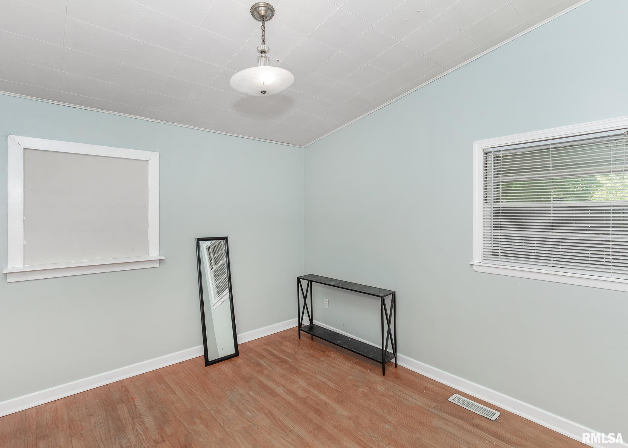 2230 Telegraph Road Davenport, IA 52804 - Photo 22 of 32 Gallery Image 22