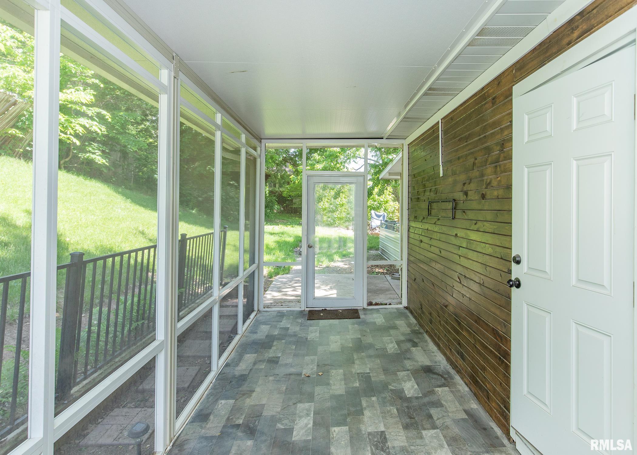 2230 Telegraph Road Davenport, IA 52804 - Photo 25 of 32 Gallery Image 25