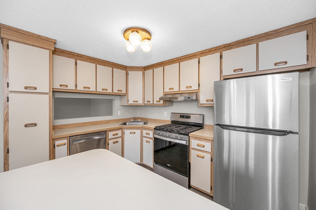 241 Broadway Road, Unit 50 Dracut, MA 01826 - Photo 12 of 36