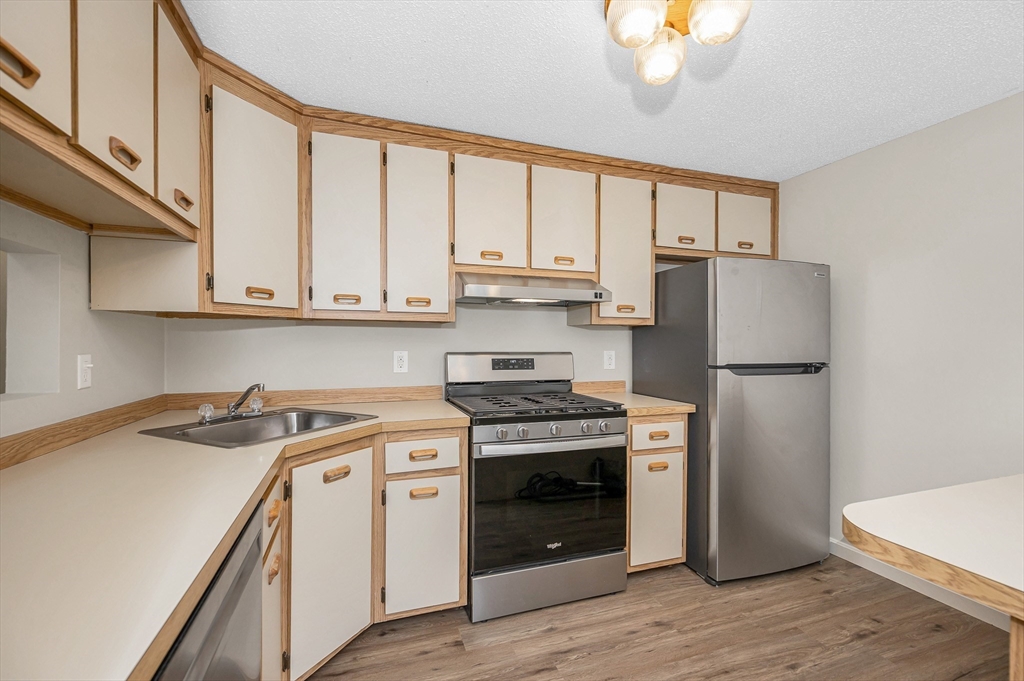 241 Broadway Road, Unit 50 Dracut, MA 01826 - Photo 14 of 36