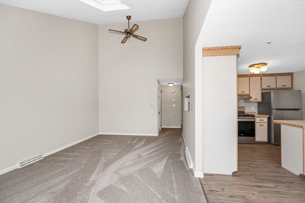 241 Broadway Road, Unit 50 Dracut, MA 01826 - Photo 3 of 36