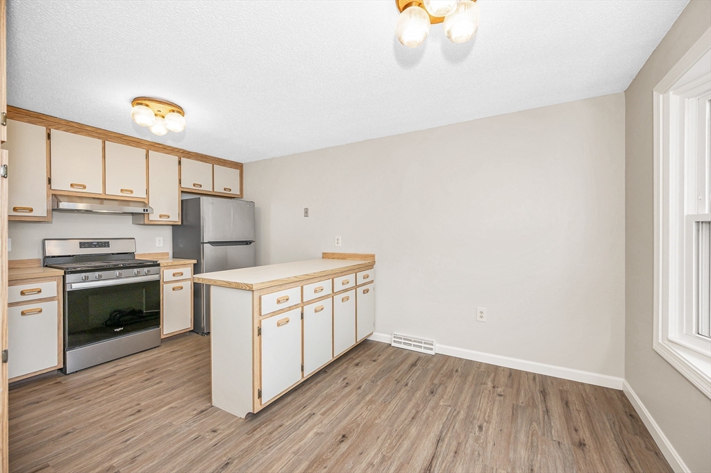 241 Broadway Road, Unit 50 Dracut, MA 01826 - Photo 9 of 36